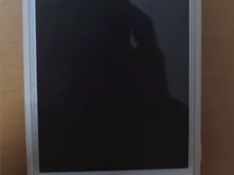 出备用机苹果8 64G 电池容量96% 后...