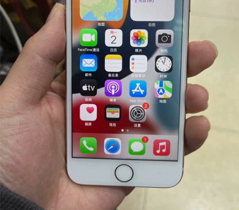 苹果8内存256新换的电池。成色不错。玩游...