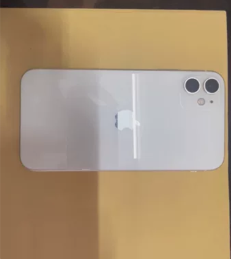 苹果11国行的，内存128g，成色很新，外...