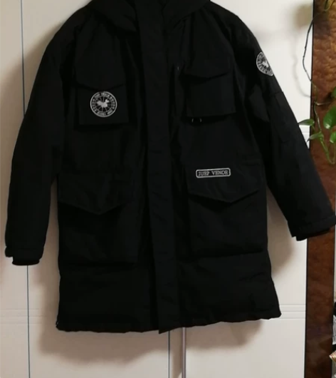 9新男士羽绒服，超帅，180码，适合体重1...