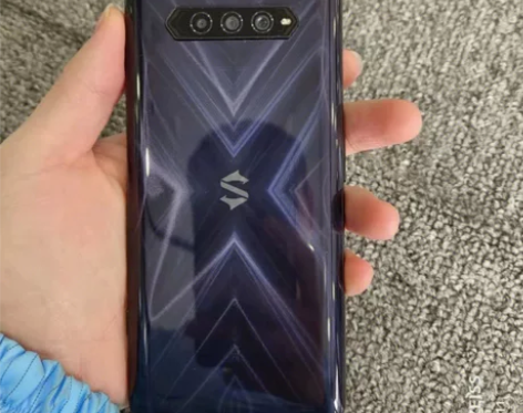 黑鲨 游戏手机 4  99新（5G）8+1...