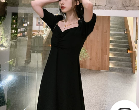 原创方领赫本风小黑裙法式复古连衣裙收腰显瘦...