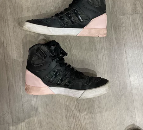 Adidas阿迪达斯女士休闲运动鞋 38码...