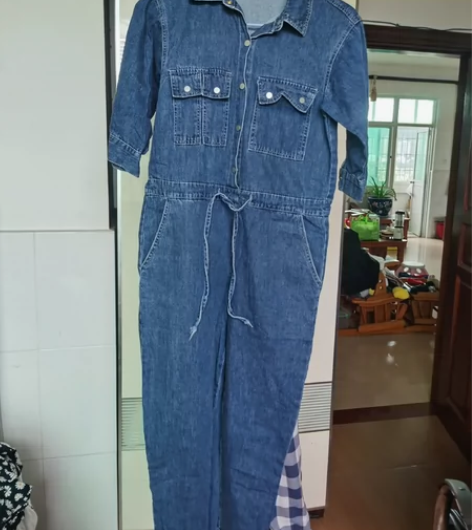 连体牛仔裤，均码 感兴趣的话点“我想要”和...