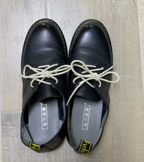 6孔布洛克皮鞋，实体店购买，穿着5次以内，...