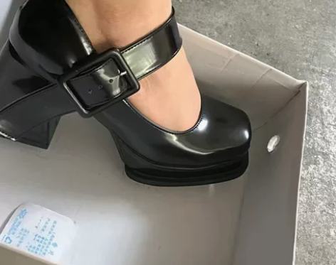 玛丽珍鞋女2021夏新款法式复古一字带粗跟...