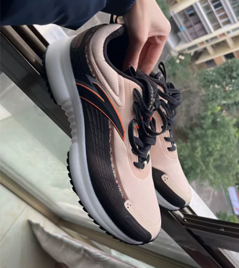 安踏运动鞋 全新 42码！ 给家里人买的，...