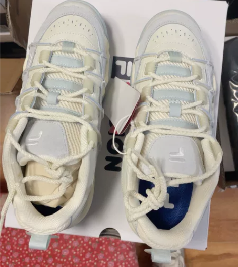 斐乐香草冰鞋子37.5码非常好看还有38码...