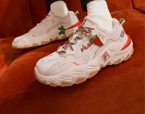 斐乐圣诞掠夺者2兔年情侣老爹鞋女2023跑鞋