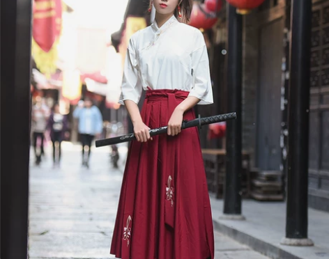 千韵岗 女士民族装舞台装 感兴趣的话点“我...