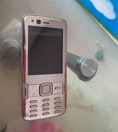 诺基亚n82，功能正常按键灵敏，两码合一，...