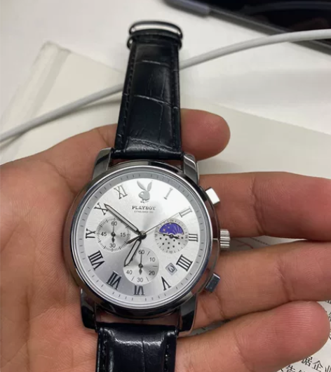 花花公子石英手表，闲置，很新。包装+盒子都...