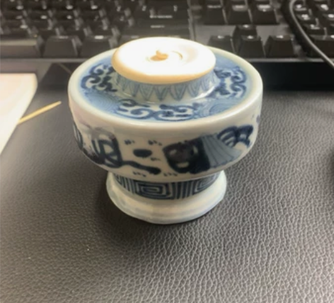 老青花茶入，盖子真的。盃型，器型少见。 感...