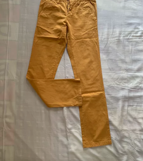 zara 男士休闲裤 99新 感兴趣的话点...