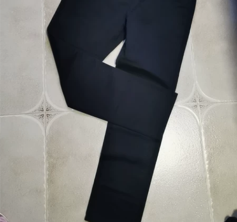 男士休闲裤，拼皮部分有破损，裤长108腰围...