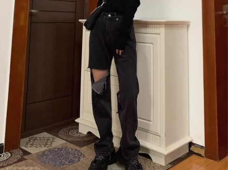 BLACKY2022春季新款破洞黑色直筒高...