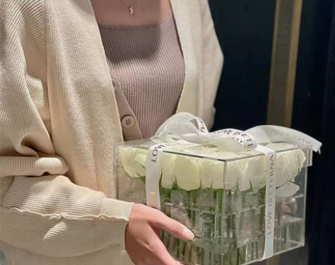 高档透明亚克力鲜花盒永生花盒节日礼盒有机玻...