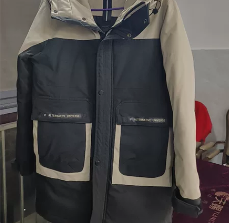 买来羽绒服小了，穿过上十次，质量保障，羽绒...