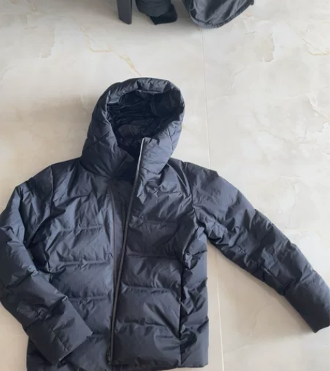 正品优衣库男士羽绒服，899购入，闲置出售...