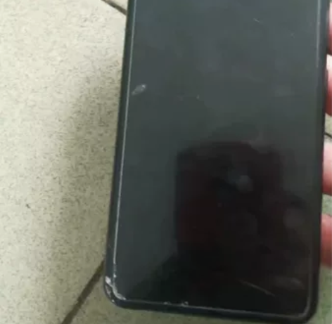 vivoY83手机开机屏坏，内存不祥，看清...