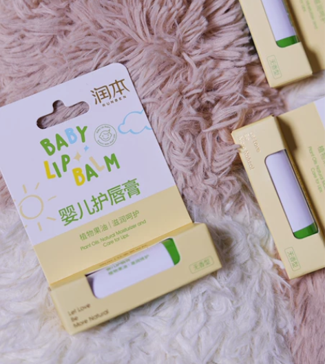 润本润唇膏,大人小孩都可以用,日期很新鲜,...