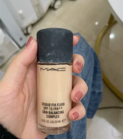 mac无暇粉底 色号n12  余量如图 感...