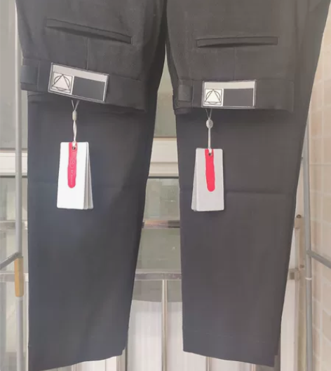 威可多旗下VGO男装黑色工装长裤，很喜欢的...