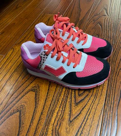 Pony女士运动鞋，37码，99成新，保证...