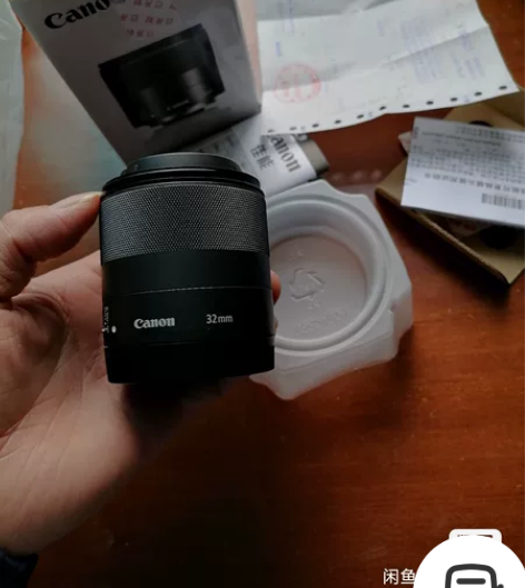 佳能32 1.4镜头,带发票,盒子包装齐全...