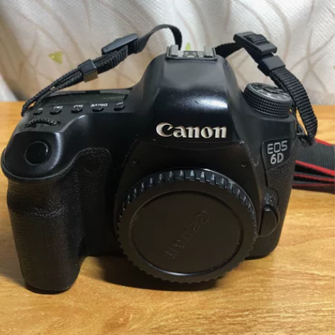 佳能EOS 6D 单机 个人自用，有包装盒...
