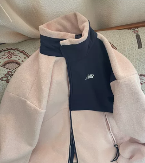 新百伦羊羔毛外套 码数L 男女都可以穿 几...