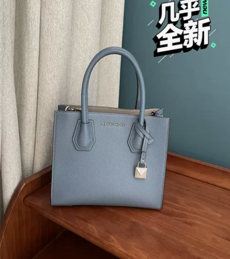 断舍离/MK小号手提包/雾霾蓝 感兴趣的话...