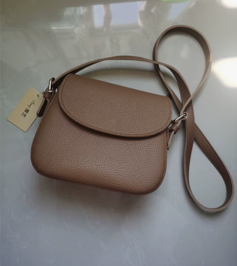 女士斜挎包，pu，全新带吊牌，背带可调节，...