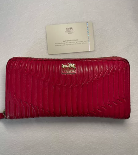 蔻驰麦迪逊风琴真皮女士钱包闲置出售，8成新...