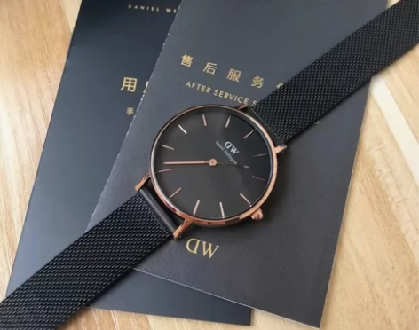 全新Dw手表钢带的，我不太喜欢，可以当作可...