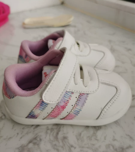 17码软底鞋  外出穿了两次 20元  不...