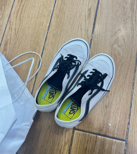 vans 36码 就穿过一回 感兴趣的话点...