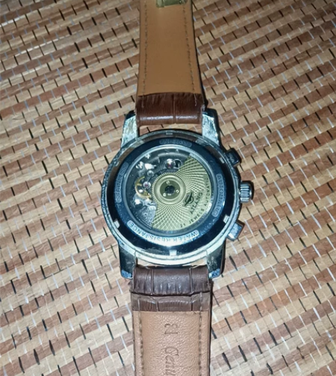 艾浪手表,喜欢的可以拍, 感兴趣的话点“我...