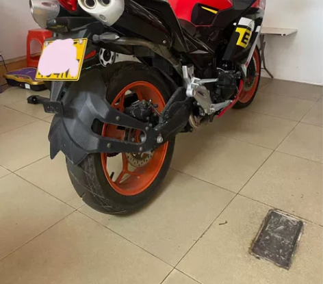摩托车鹏城牌400cc，有牌有证，几乎全新...