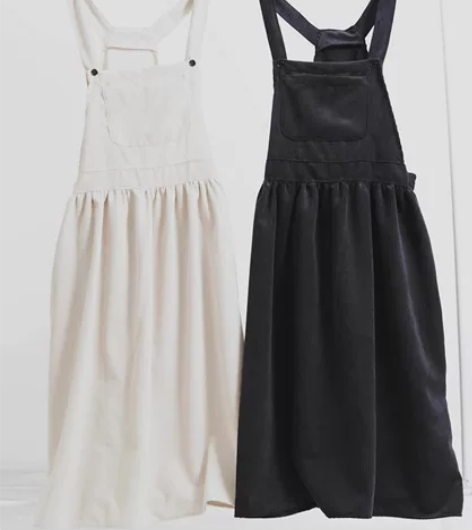 灯芯绒背带群黑色那件 感兴趣的话点“我想要...