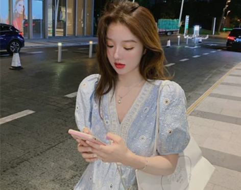 美美的夏夏 镂空刺绣泡泡袖连衣裙女初恋民族...