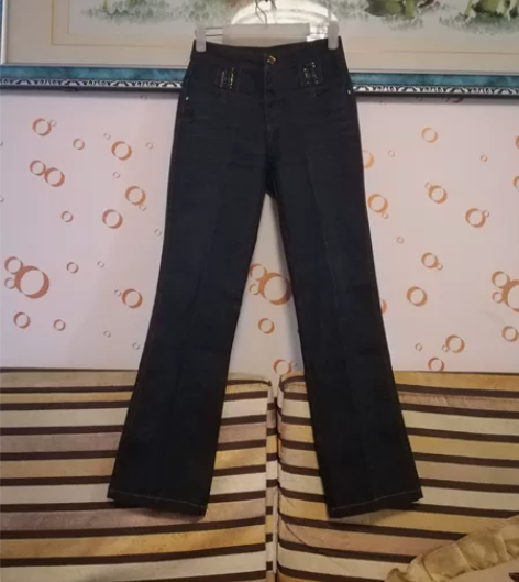中高腰修身微喇叭弹力牛仔裤    裤腰高度...