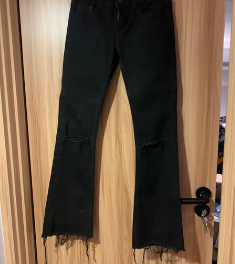 复古喇叭牛仔裤 低腰 需要瘦的人 全新 两...