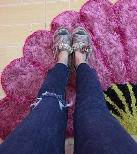 韩国进口破洞微喇牛仔裤韩国的破洞微喇牛仔裤...