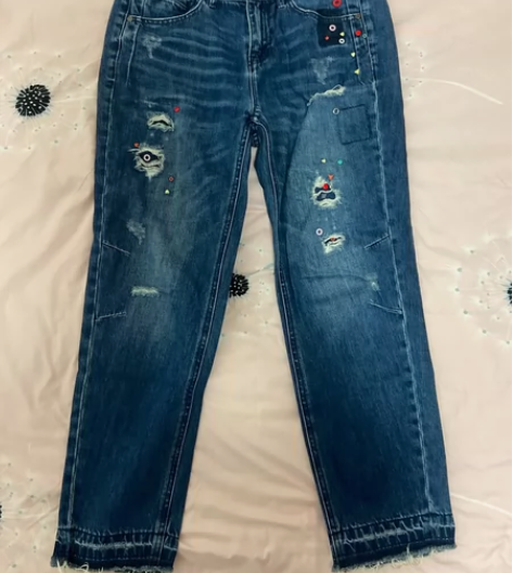 Only破洞牛仔裤,成色如图,28码。 感...