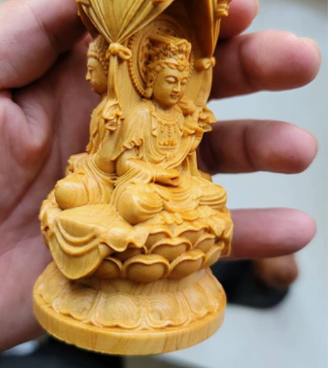 有喜欢的吗,三个一起出手,全新实木木雕 感...