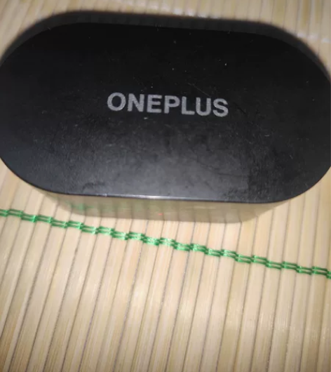 一加耳机 所有功能正常 轻微使用痕迹 可小...