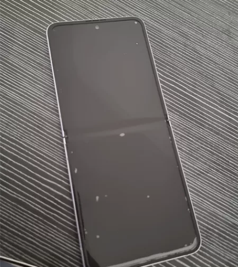 自用三星折叠屏手机zflip?3。美版 1...