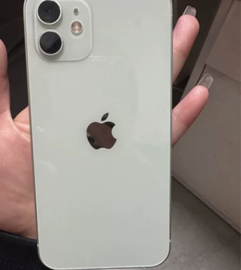 苹果12     没有划痕迹，功能性全部正...