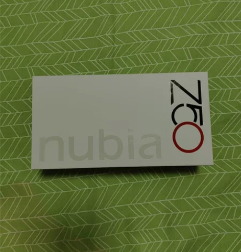 努比亚Z50今天手机刚到货，充电器，充电线...